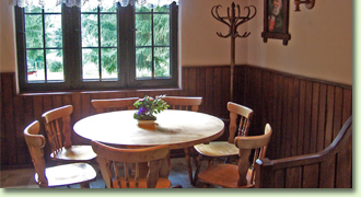 Gastraum kleiner Tisch